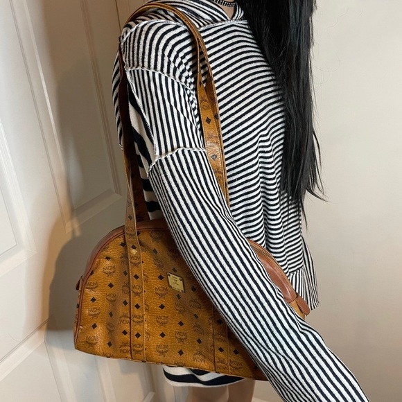 ⭐️COA⭐️MCM Large COGNAC VISETOS Zip Around Dome Tote 💯Authentic - Picture 9 of 9